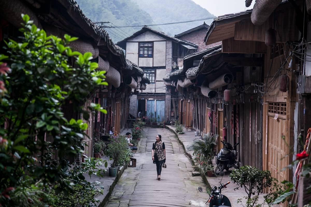 逃离火车站口
